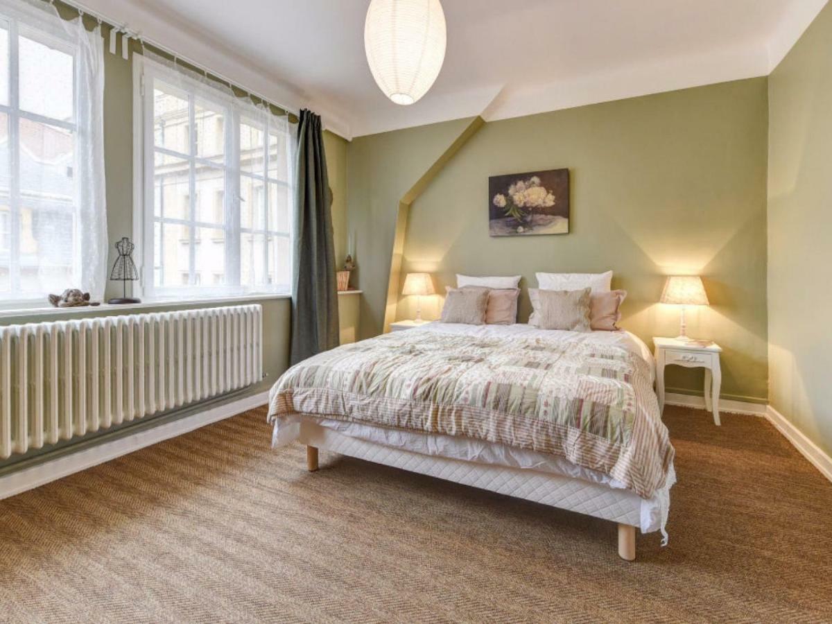 H-Bnb - Les Meubles Du 1 Bed & Breakfast Metz Oda fotoğraf