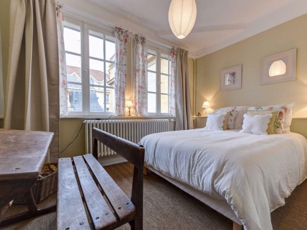 H-Bnb - Les Meubles Du 1 Bed & Breakfast Metz Oda fotoğraf